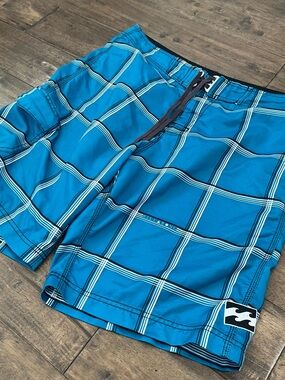 Vintage Men’s Surfwear Billabong blue plaid board shorts #skater #surf